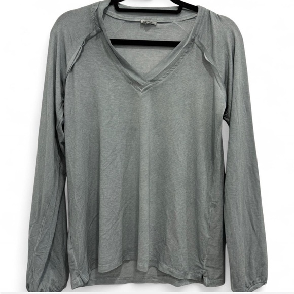 POL Long Sleeve V-Neck Tee size small - Picture 1 of 1